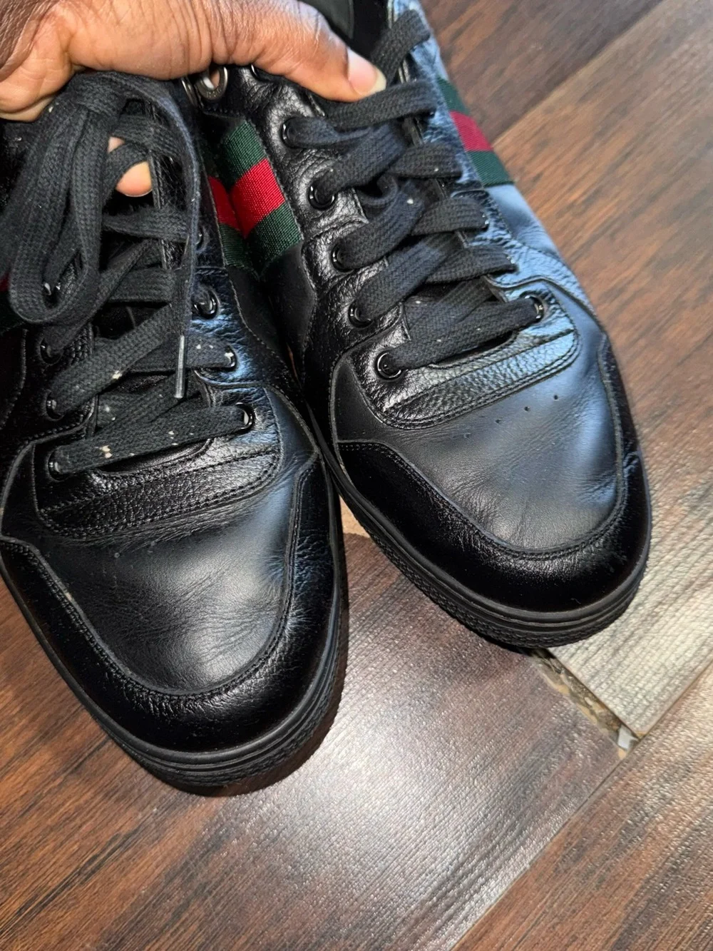 Gucci Black Leather Web Low Top Sneakers with Red and Green
